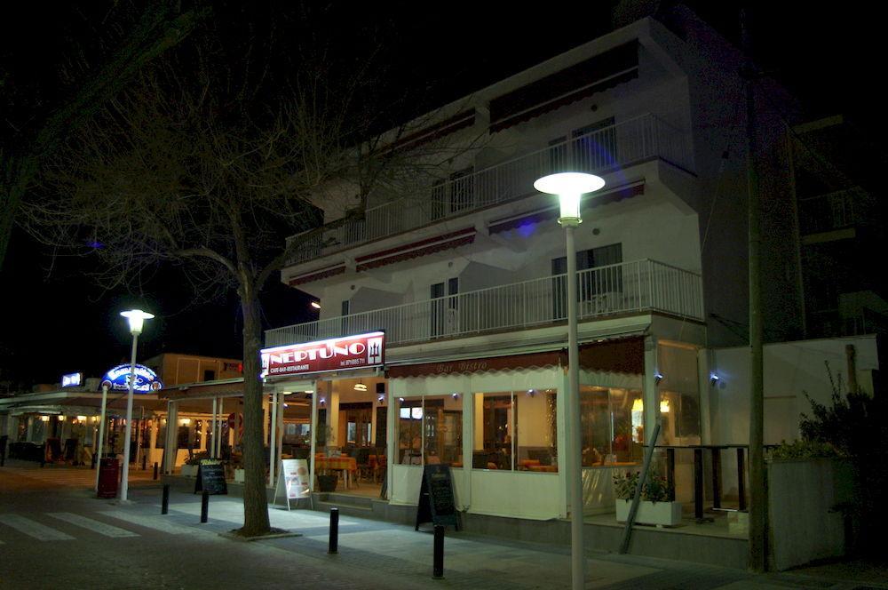 Hostal Neptuno Caces Kültér fotó